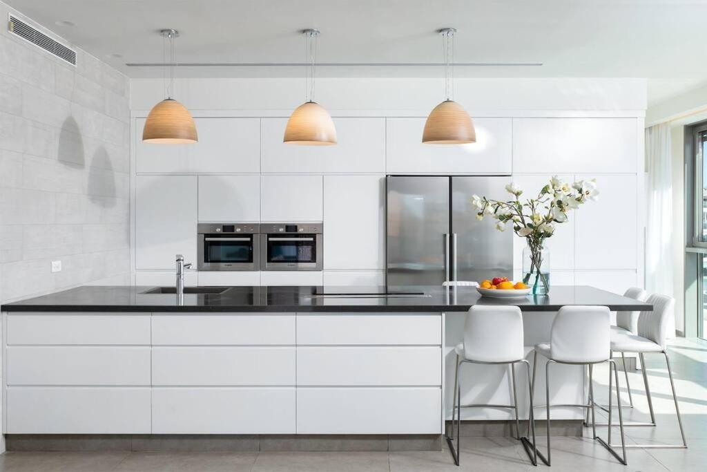 By Eezy - פנטהאוז 4 חדרים יוקרתי עם נוף פנורמי לאילת Apartment *